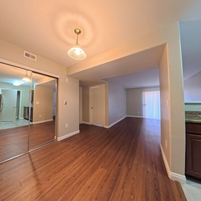 Building Photo - 1 Car Garage | Gated Community | 1st Floor Unit