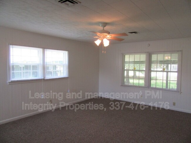 Building Photo - 509 N Cunningham St