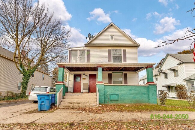 Building Photo - 1335 Hamilton Ave NW