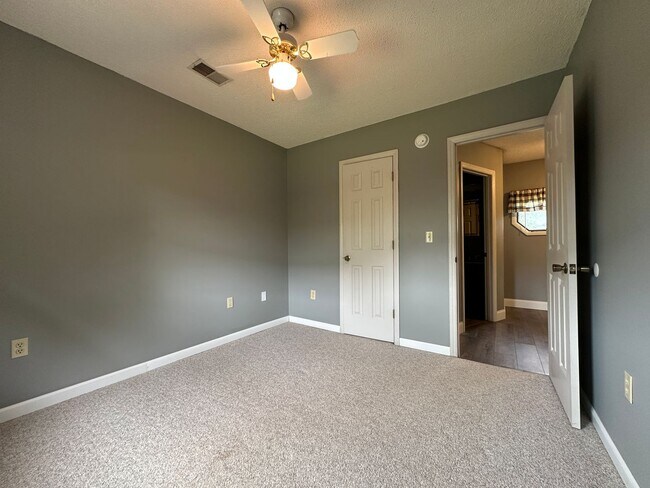 Building Photo - 3 bedroom, 2 bath house in Kingsport