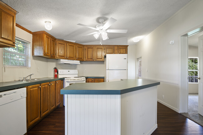 Kitchen - 4695 Old Sparta Rd