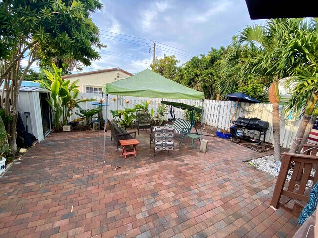 Back Yard - 1642 Van Buren St