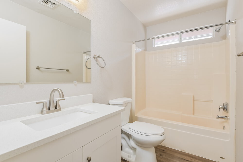 Building Photo - 9009 E Kinross Dr