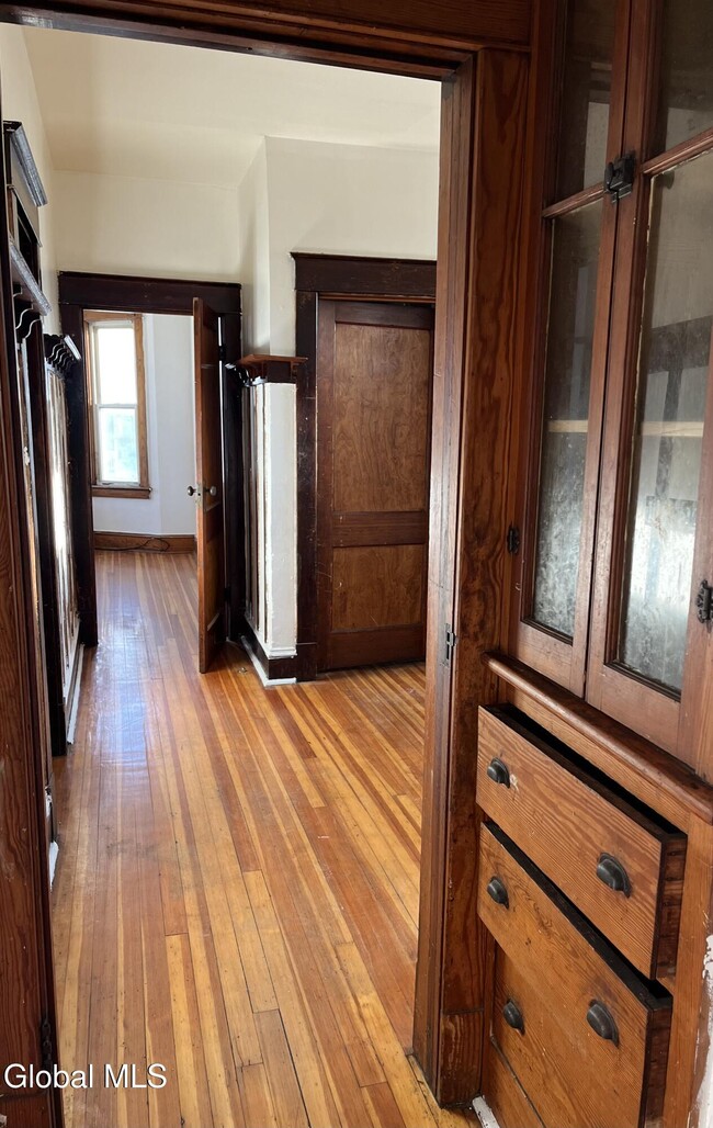 Building Photo - 154 Spring St