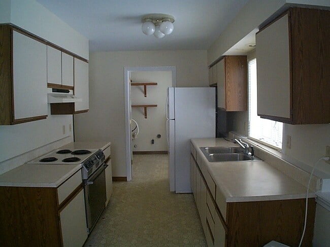 Building Photo - McAleer