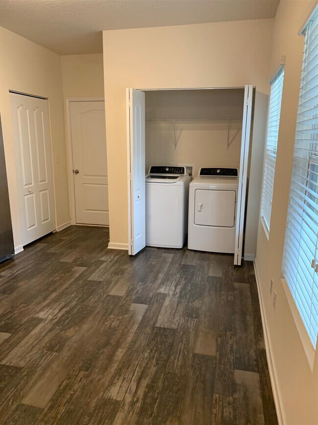 Building Photo - 55 Buckley Ct