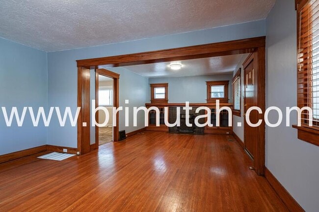 Building Photo - 628 Browning Ave