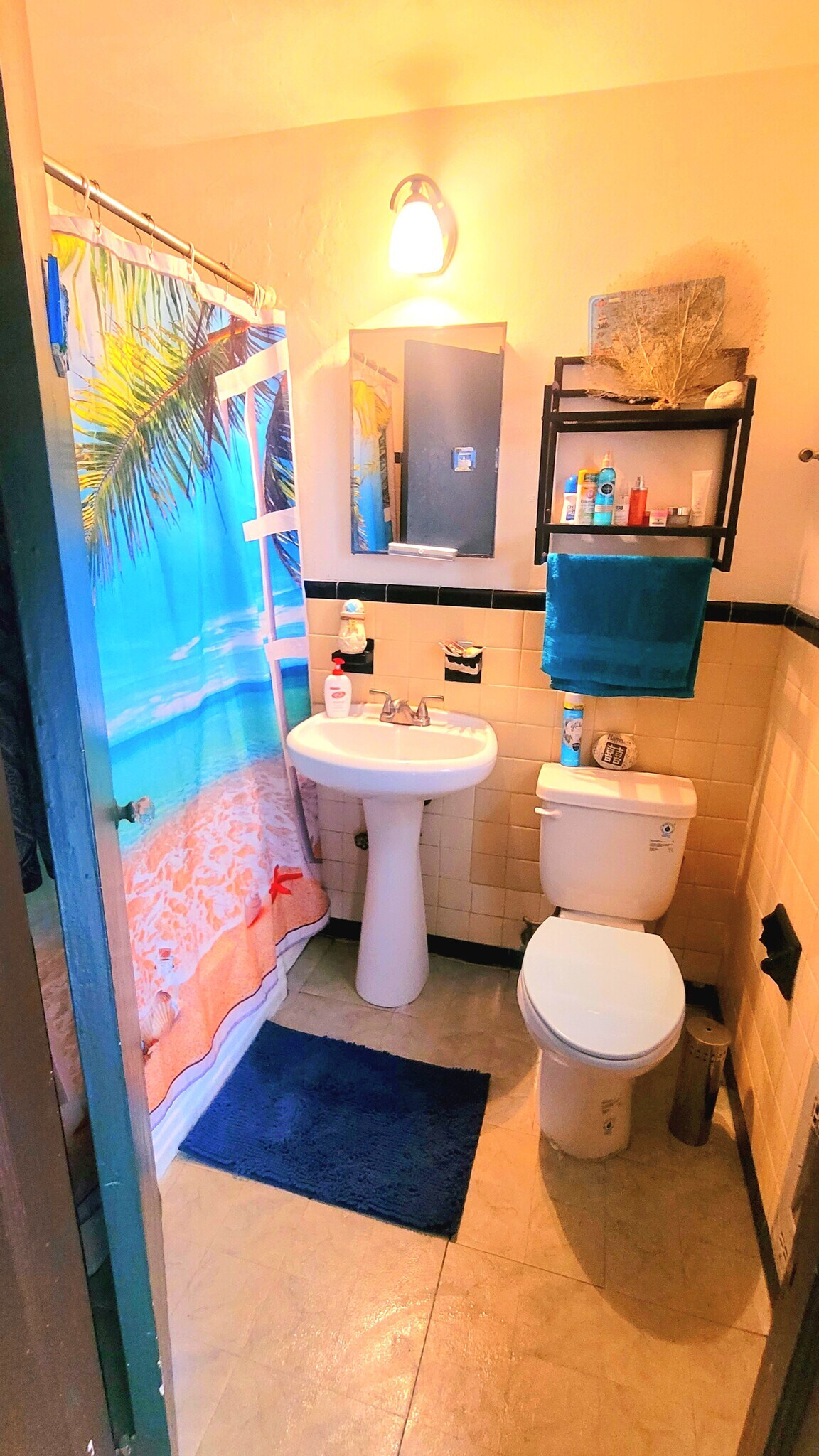 Building Photo - 7400 Harding Ave