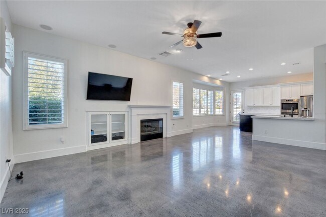 Building Photo - 10728 Elm Ridge Ave