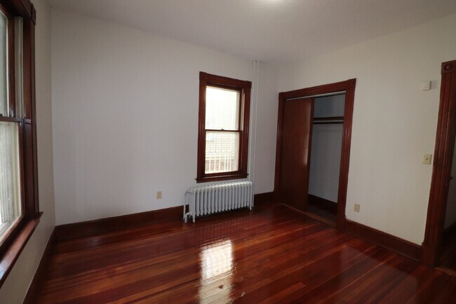 Building Photo - 103-105 Lincoln St / Owen Properties, LLC