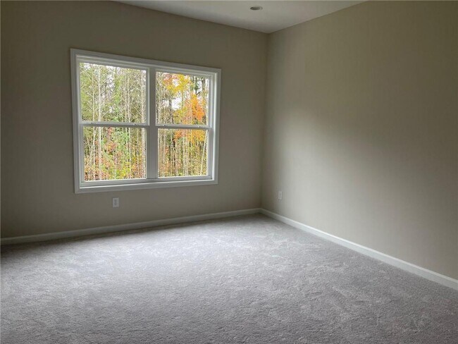 Building Photo - 3750 Crestland Ln
