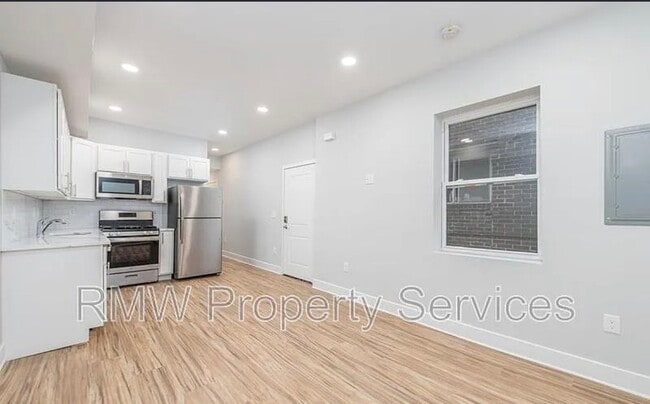 Building Photo - 2031 S 19th St