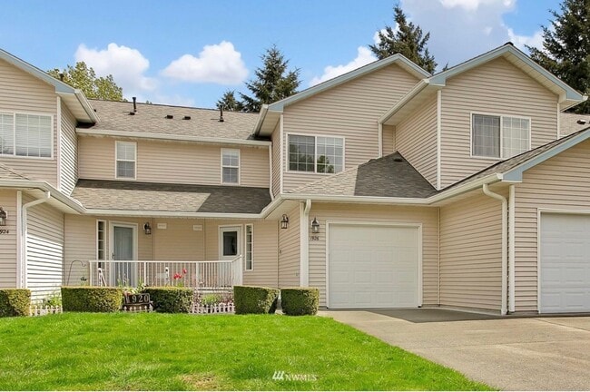 Building Photo - Federal Way Townhome Condo- 2 bedroom 2.5 bathroom, 1 car garage - Available NOW!