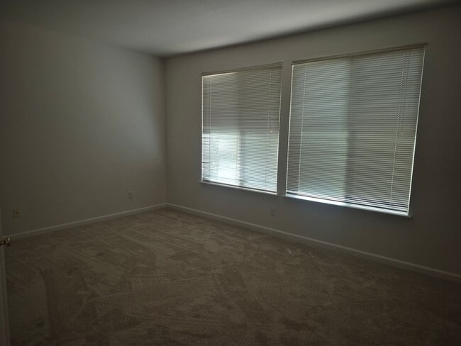Building Photo - 190 Rockmont Cir