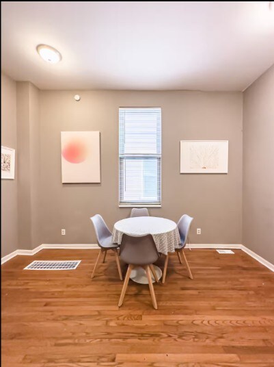 Building Photo - 805 Scott St