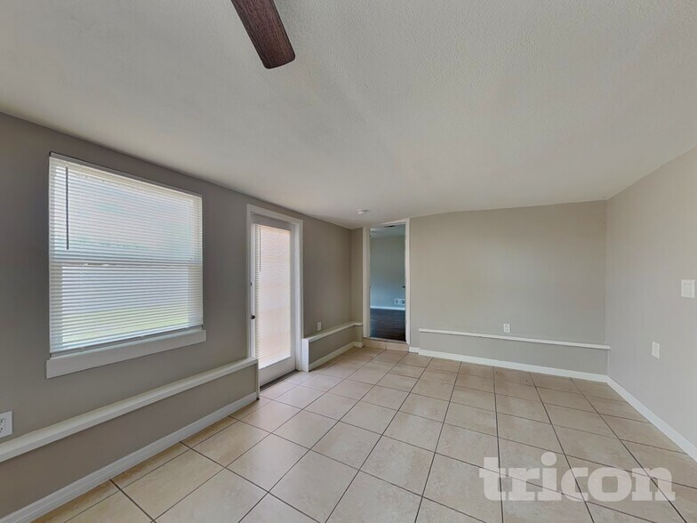 Building Photo - 320 Rigel Rd