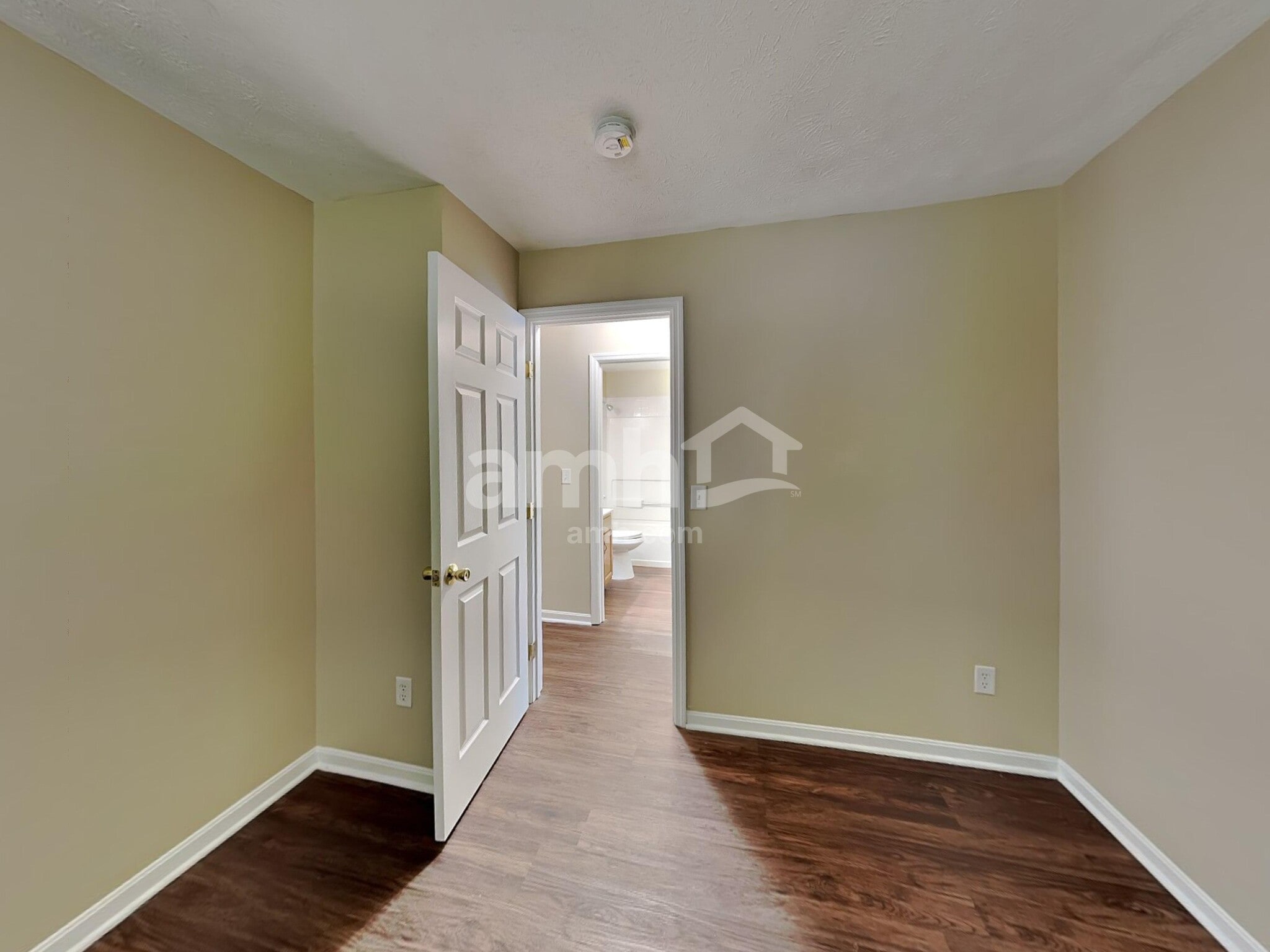 Building Photo - 3915 Little Creek Dr
