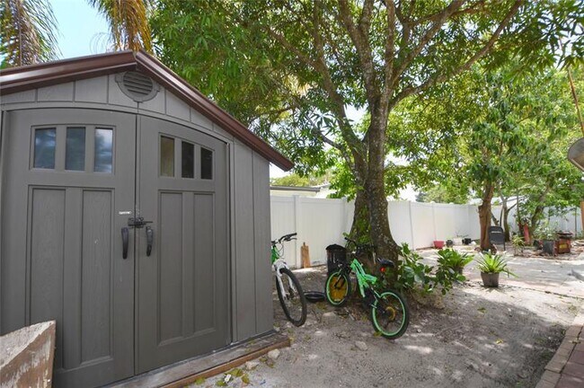 Building Photo - 5385 SW 8th Ct