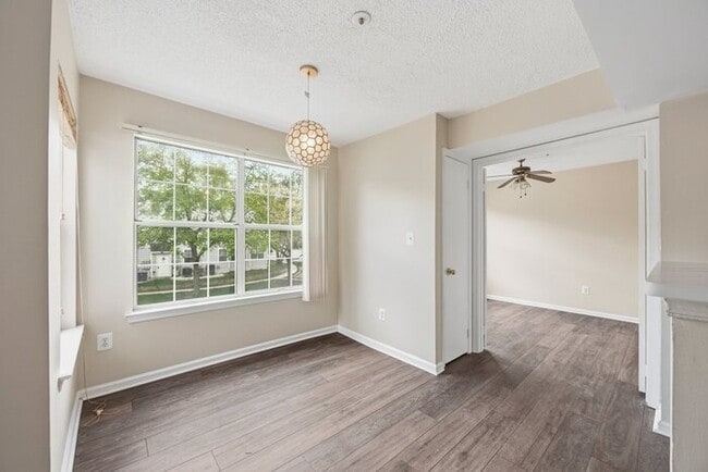 Building Photo - 14053 Vista Dr