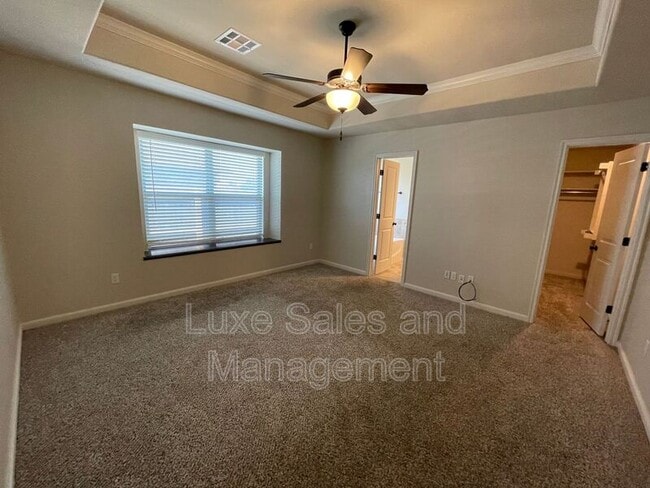 Building Photo - 9501 Ashford Dr