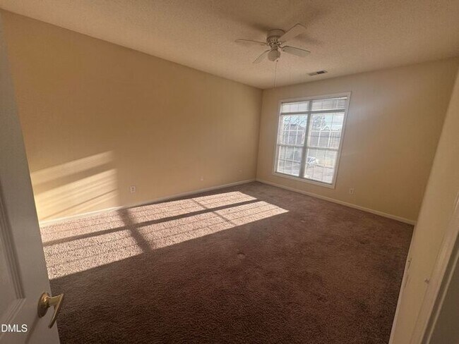 Building Photo - Special Rate! SPACIOUS 1 Bed 1.5 Bath Condo with Sunroom and AMENITIES!!!