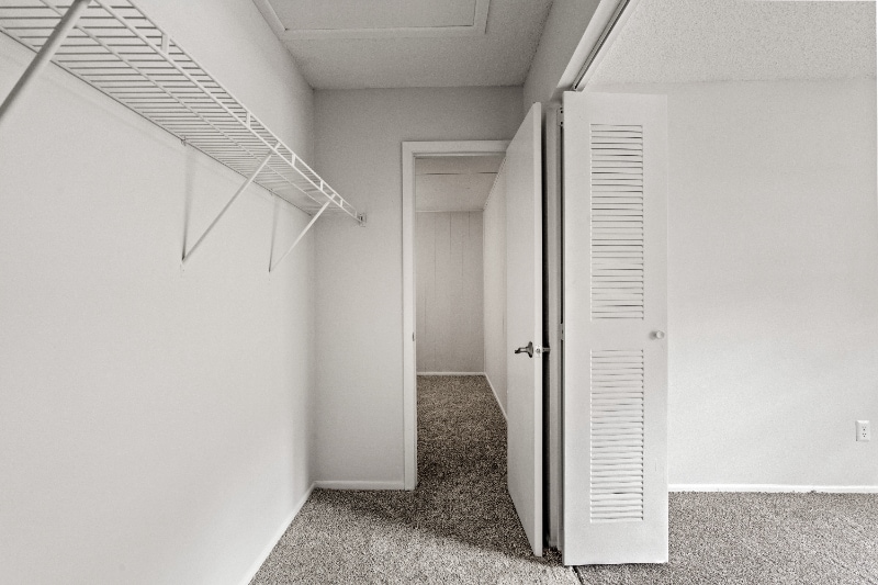 Building Photo - 2550 W Bird St