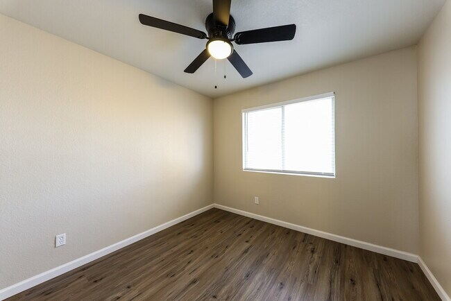 Building Photo - 20835 N 2nd Ave