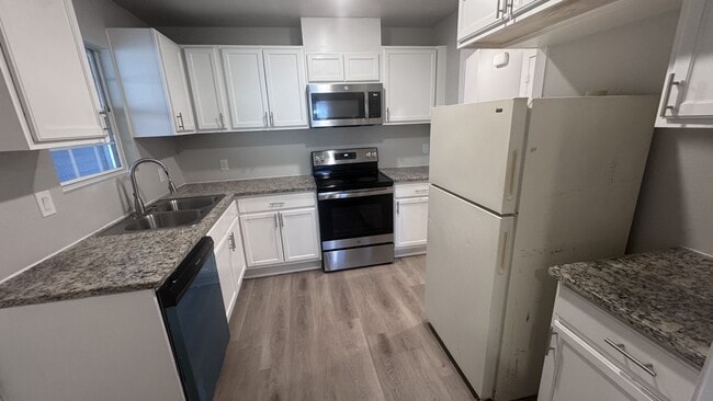 Building Photo - 3503 Division St