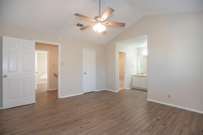 Building Photo - 925 Chisholm Cove