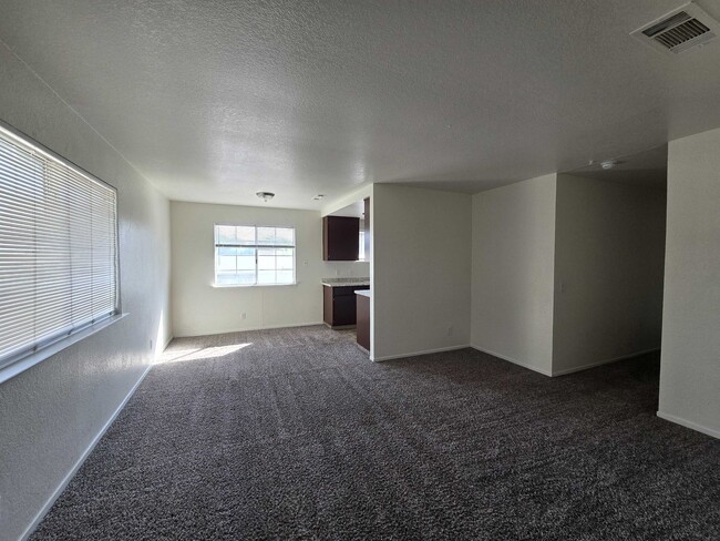 Building Photo - 1706 Elayne Dr