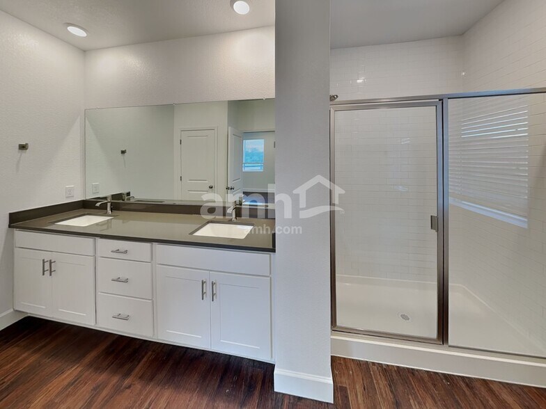 Building Photo - 8254 Joyce St