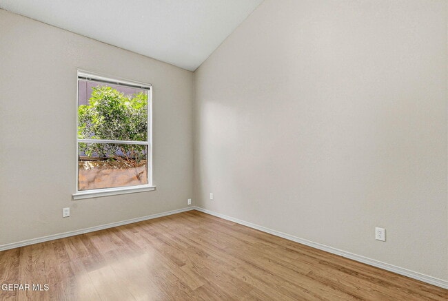 Building Photo - 1445 Paseo De Flor St