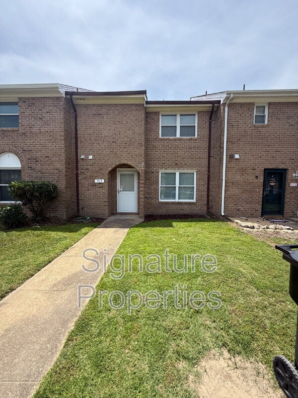 Building Photo - 913 Ewell Rd