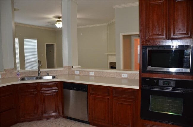 Building Photo - 4810 Claridge Park Ln
