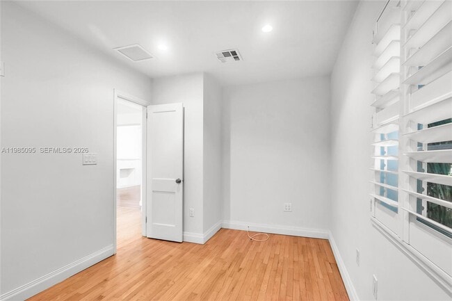 Building Photo - 776 NE 74th St