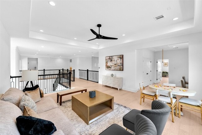 Building Photo - 10437 Milkweed Ct