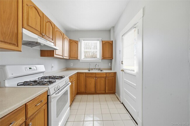 Building Photo - 163 Ketcham Ave