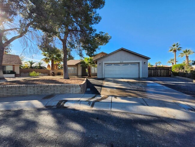 Building Photo - Charming Chandler Home in Quiet Cul-de-Sac — Huge Lot & 3 Bedrooms!