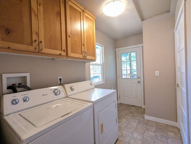 Building Photo - 4-Bedroom, 2-Bath Home In The Amazon Area ...