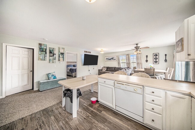 Building Photo - 10497 S Jackson Rd