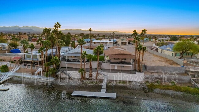 Building Photo - 437 Riverfront Dr