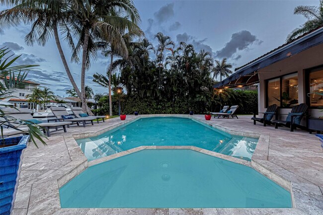 Building Photo - 616 Riviera Isle Dr