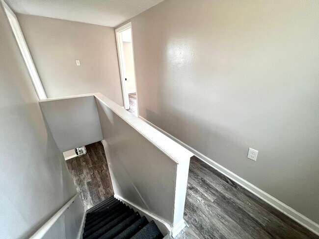 Building Photo - Aliquippa - Stunning 3 Bedroom 1 Bathroom Home