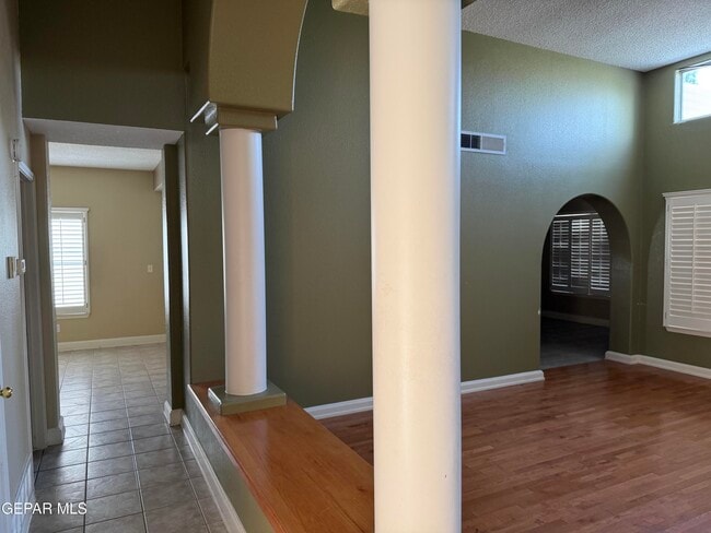 Building Photo - 917 Tecate Pl