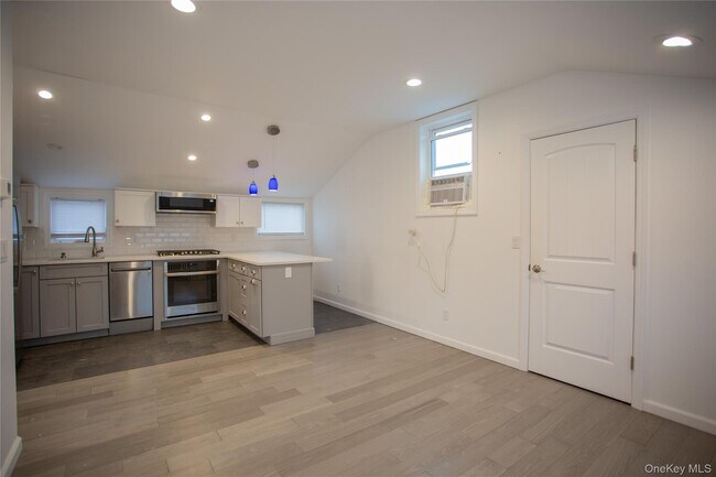 Building Photo - 105 Pacific Blvd