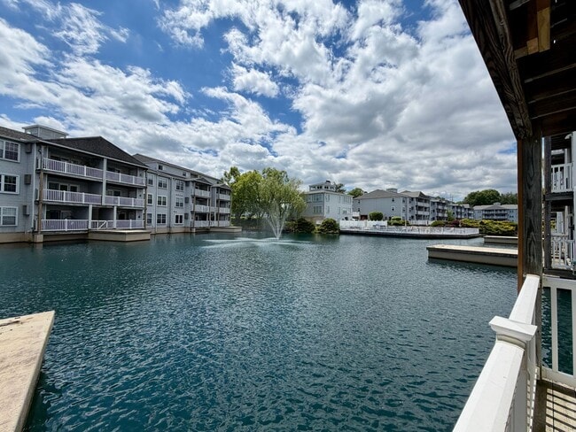 Building Photo - 401 Waters Edge Dr