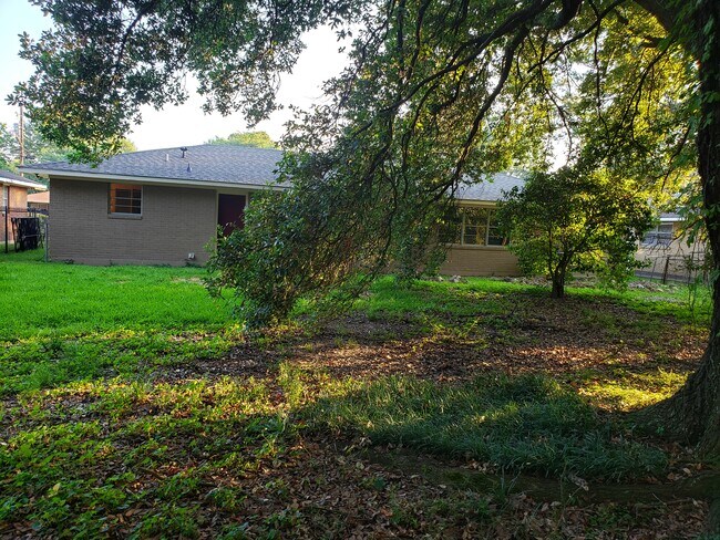 Building Photo - 1678 78th Ave