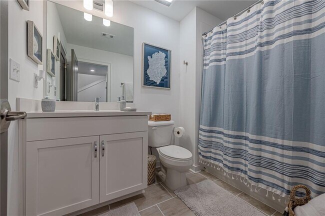 Building Photo - 515 Burton Dr