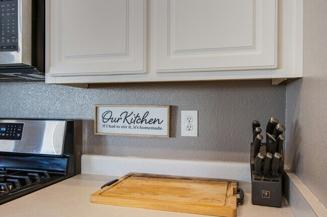Building Photo - 5106 Stone Cove St
