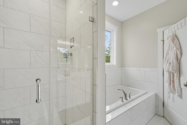 Building Photo - 8193 Major Watters Ct
